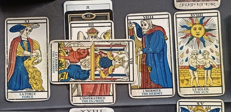 Horizontal plane: Strength, central crossing, Hermit, and Sun